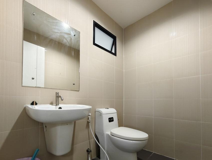 ขายทาวน์โฮมมือสองนนทบุรี โครงการ เดอะคอนเนคอัพ 3 รัตนาธิเบศร์ 17 (The Connect Up 3 Rattanathibet 17) หลังมุม ใกล้รถไฟฟ้าสายสีม่วงสถานี แยกนนทบุรี1 8