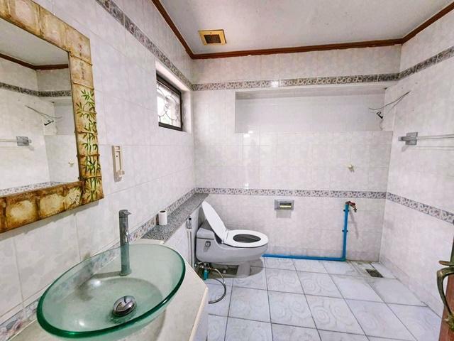 ซอย 20 มิถุนา รัชดา18 MRT สุทธิสาร 700 ม.ให้เช่าบ้านเดี่ยว 3 ชั้น 100ตร.วา. 450ตร.ม.ห้วยขวาง 4 นอน 4 น้ำ 8