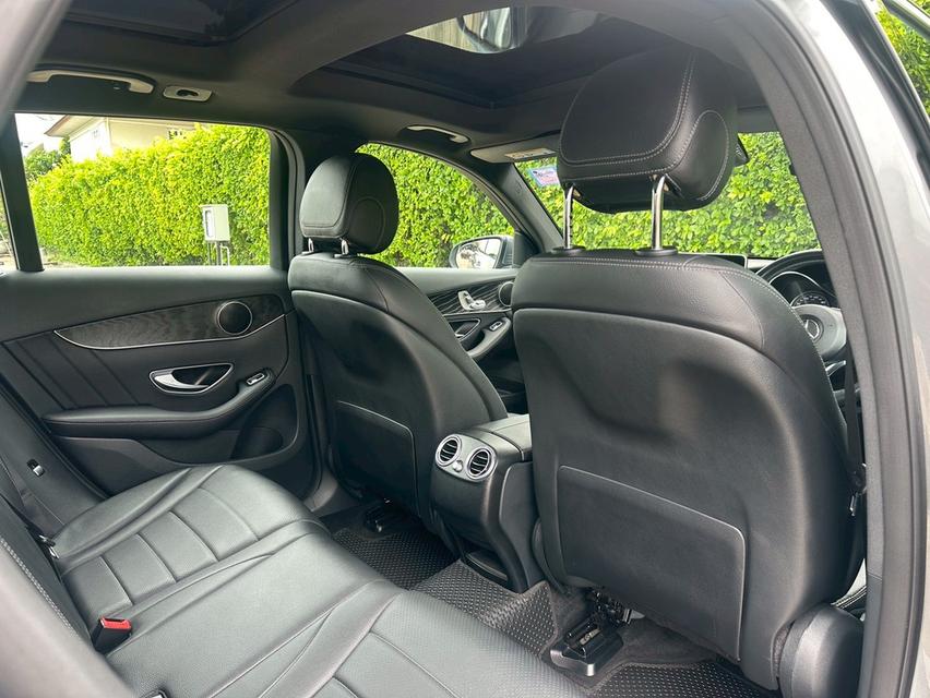 Mercedes Benz GLC250d 12