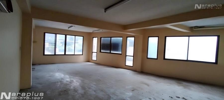 69020088 : ขายอาคารพาณิชย์ 4 ชั้น 2 คูหา พร้อมดาดฟ้าขนาดใหญ่ บนที่ดินขนาด 42 ตร.ว. หน้าหมู่บ้านกัญจน์เพชร วิลล่า ประชาอุทิศ 17 ดอนเมือง พื้นที่เยอะ คุ 7