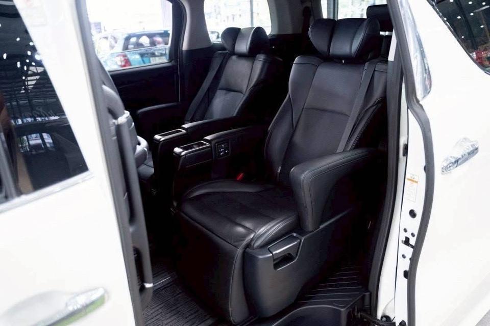 Toyota Vellfire 2.5 รถศูนย์โตโยต้า ตัวท็อป เบาะมิกกี้เม้า  ปี 2018 ไมล์ 64,xxx km กุญเเจครบ 2 ชุด 16