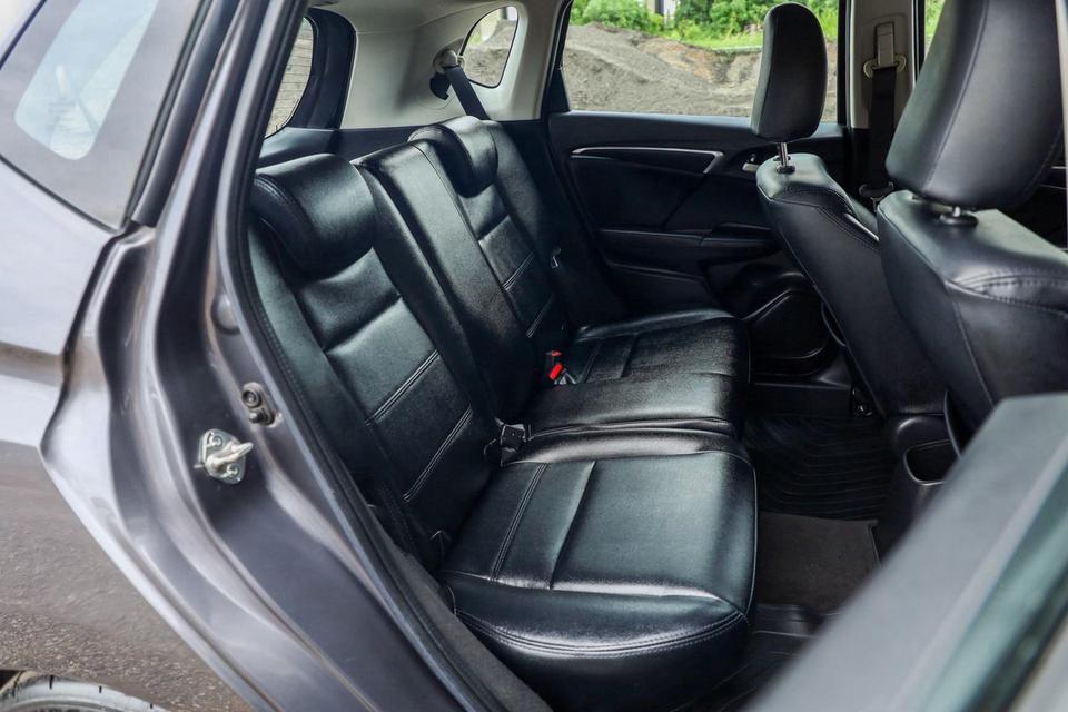 🔥 HONDA JAZZ GK V+ ปี 2019 — ไมล์ 7 หมื่นโล แต่งหล่อพร้อมใช้! 🔥Honda Jazz GK 1.5 V+ CVT ปี 2019สีเทา รูปที่ 21