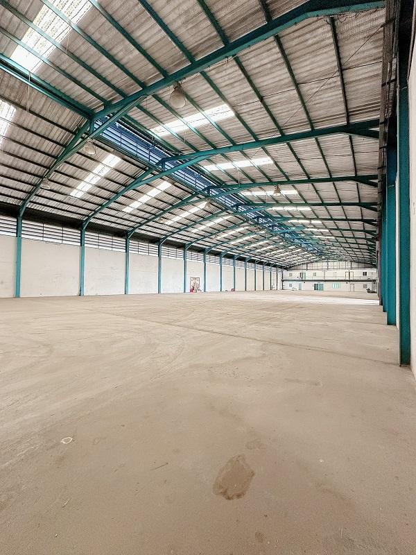 #ให้เช่าโรงงานบ้านบึง ชลบุรี พื้นที่อาคารโรงงาน 3,500 ตรม ผังโรงงานเป็นสีเหลือง สามารถขอใบโรงงานได้ ห้องนอน 5/ ห้องนํ้า 2/ ออฟฟิศ 2 7