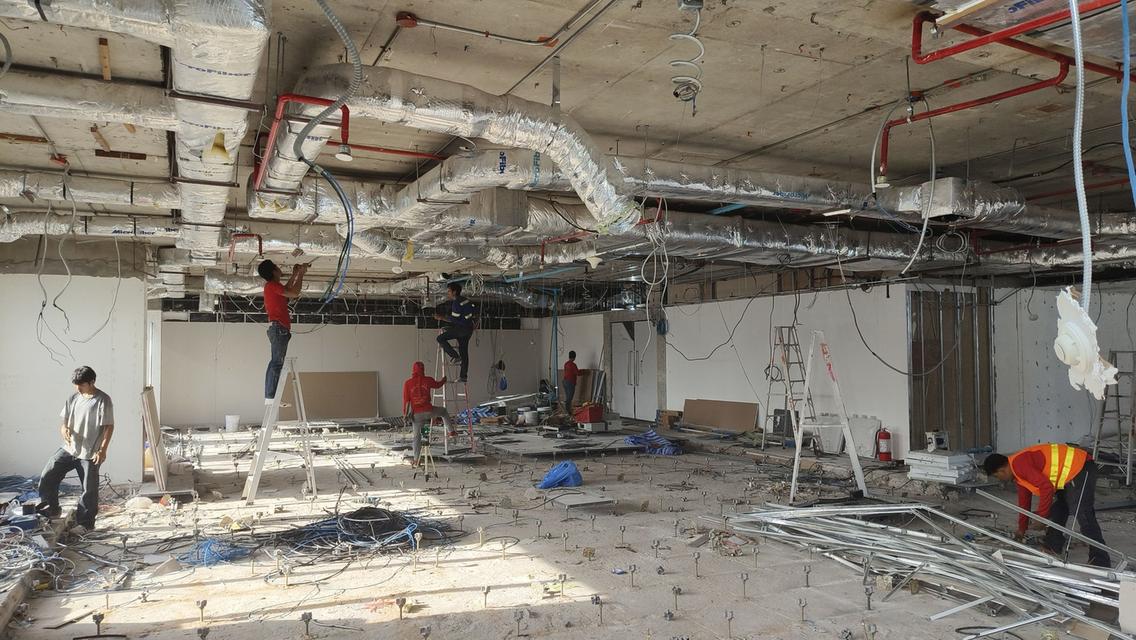 Reinstatement demolition contractor responsible for dismantling office spaces in order to return the premises to the landlord / รับรื้อถอนสำนักงาน  1