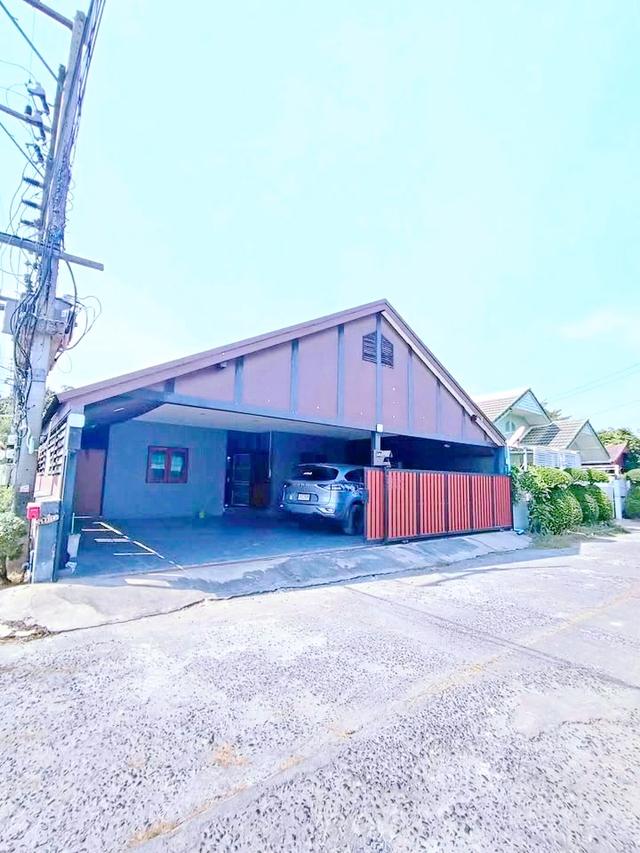 มาร์เก็ตวิลเลจ รังสิต 2.9 กม. คลอง5 ธัญบุรี บ้านเดี่ยว หลังมุม 50 ตร.วา.200 ตร.ม.รร.นานาชาติสยาม 4.2 กม. 3 นอน 3 น้ำ 1