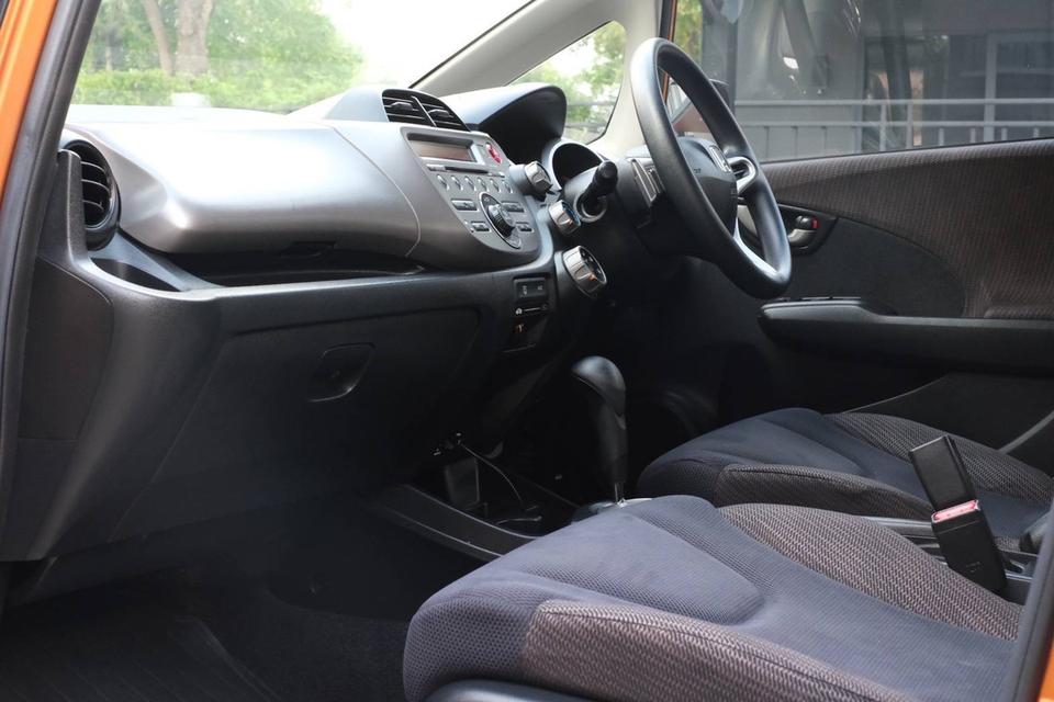 ขาย HONDA NEW JAZZ 1.5 SV. (TOP) AT 2011  ผู้หญิงใช้ 10