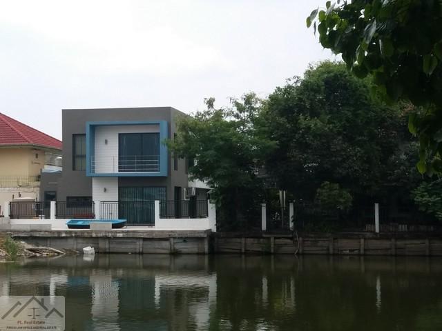 ขายบ้านเดี่ยวสไตล์โมเดิร์นย่านเลียบด่วน 61 ตรว. หมู่บ้านมณียา ถนนประดิษฐ์มนูธรรม หลังบ้าน วิวบึงน้ำ มุมพักผ่อนส่วนตัวท่า