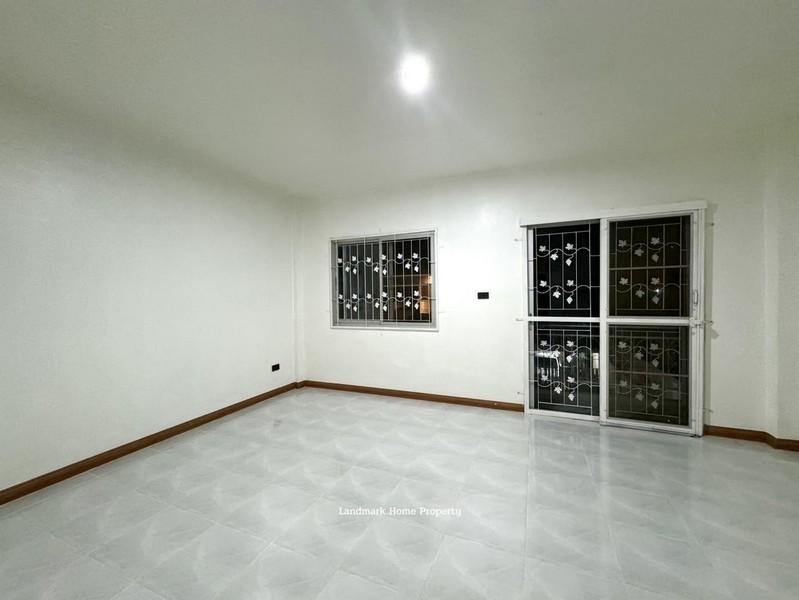 LM24-0221 ขายทาวน์เฮ้าส์ 2 ชั้น หลังมุม รีโนเวทใหม่ มบ.ณนนท์ ซอยวัดลาดปลาดุก เนื้อที่ 29.7 ตรว 3นอน 2น้ำ 4