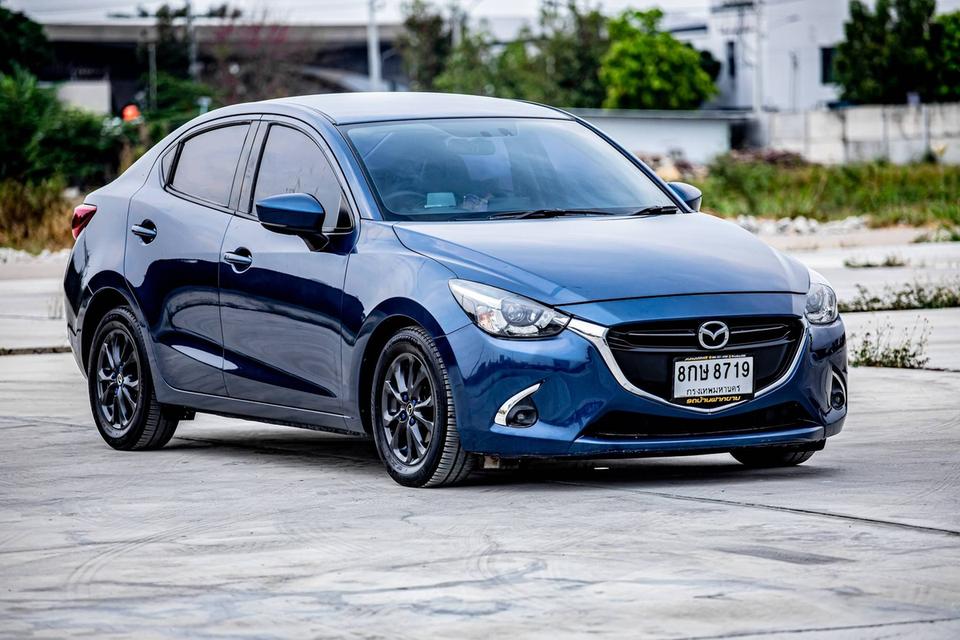 Mazda2 1.3 HighPlus Sedan ปี 2019 สีน้ำเงิน มือเดียวป้ายแดง  3