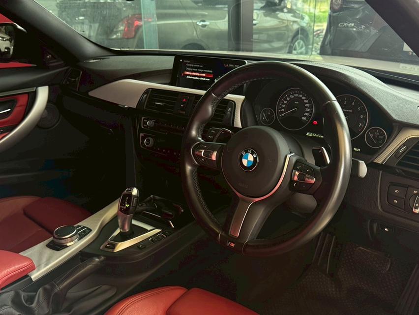 ขาย BMW 330e Msport ปี18 12