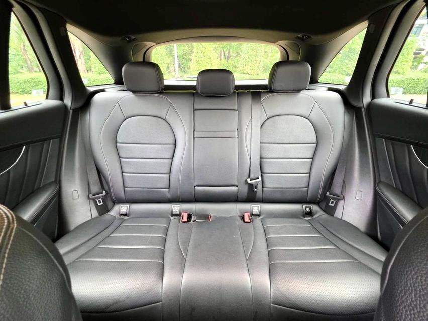 Mercedes-Benz GLC 220d Amg สีขาว ปี 2020 ไมล์ 100,000กม. 13