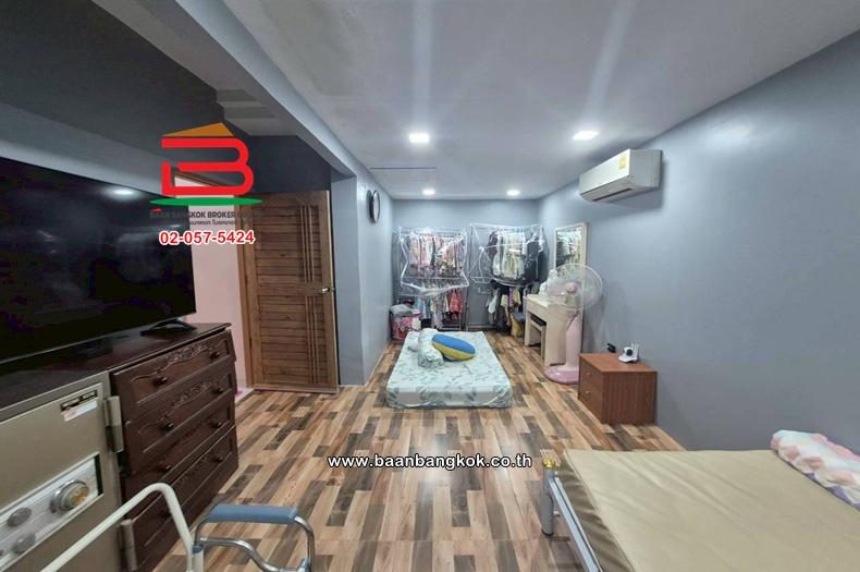 ทาวน์เฮาส์ หมู่บ้านบางใหญ่ซิตี้ (ซอย15) เนื้อที่ 36 ตร.ว. ใกล้ตลาดบางใหญ่ ถนนกาญจนาภิเษก ตำบลเสาธงหิน อำเภอบางใหญ่ นนทบุรี 10