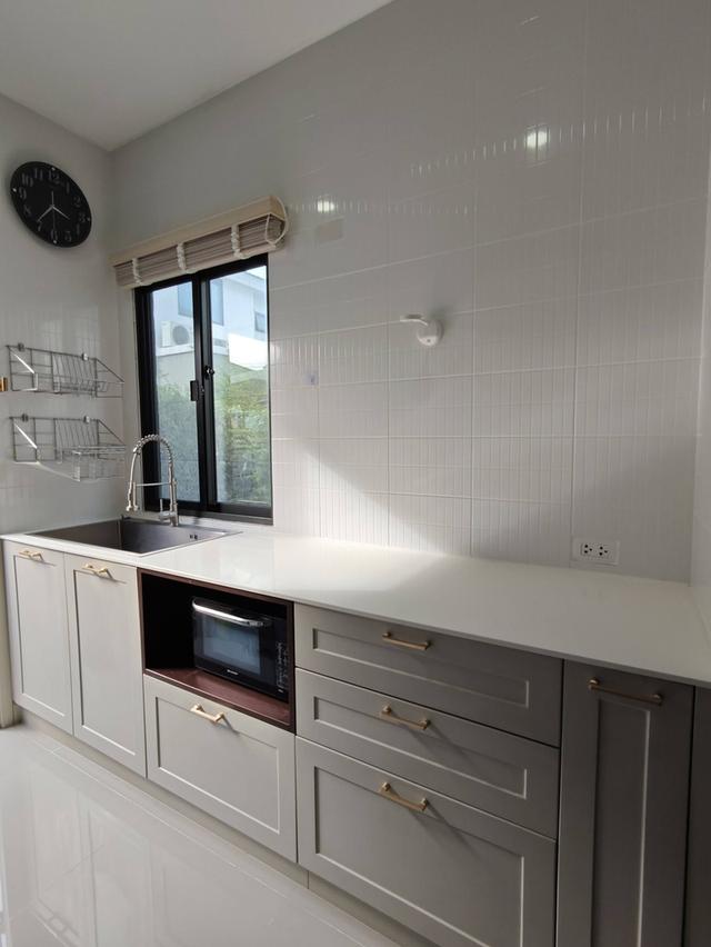 ขายบ้านเดี่ยว เพอร์เฟคพาร์ค สุวรรณภูมิ ร่มเกล้า เฟส 5 บ้านใหม่ 3 ปี  เงียบสงบ 11