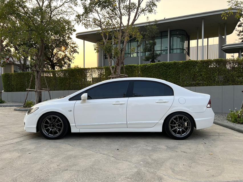 2011 Honda Civic FD ออโต้ สีขาวภายในดำหายาก รถสวยมาก รูปที่ 8