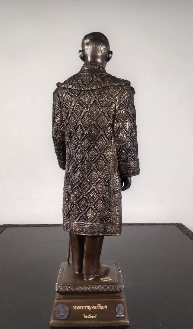 654.พระบรมรูปหล่อในหลวงรัชกาลที่ 9 พระบาทสมเด็จพระปรมินทรมหาภูมิพลอดุลยเดช (รมดำ) รูปที่ 14