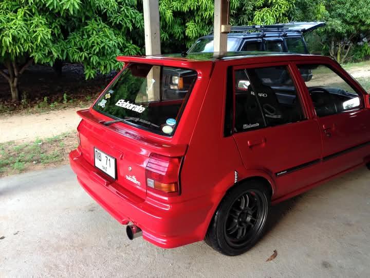 Toyota Starlet สีแดงสวยๆเลย 4