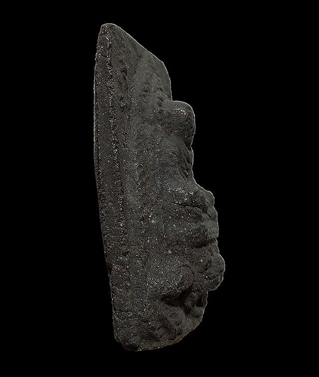 เนื้อว่านหลวงพ่อไกร รุ่นแรก พิมพ์สี่เหลี่ยมใหญ่ วัดลำพะยา จ.ยะลา ปี2505