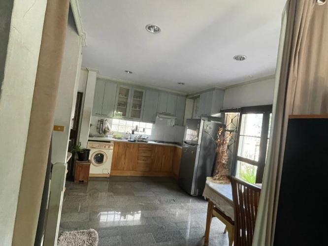 ทาวน์เฮ้า หมู่บ้านอักษารา  2 ชั้น เลขที่ 219/606 ซ.1 34 ตรว. พร้อมเฟอร์ ราคา 2.8 ลบ. คุณสมบัติ •	3 ห้องนอน 2 ห้องน้ำ •	ขนาด 34 ตรว. •	ห้องครัว มี 2 แบ 5