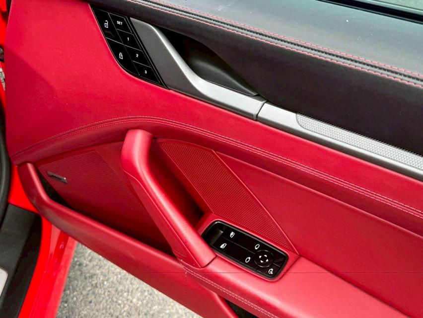 Porsche 911 Carrera S ปี 2020 (992) 8