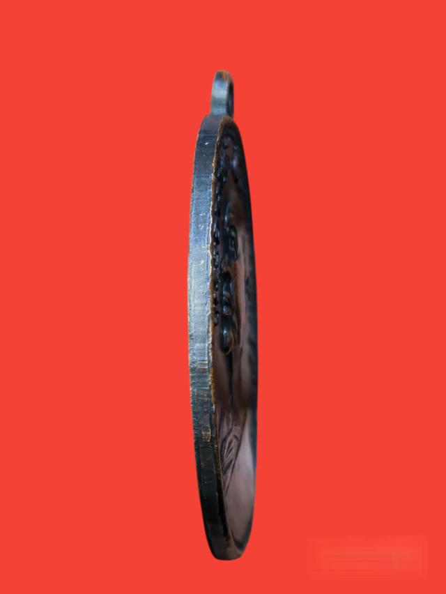 เหรียญพระอาจารย์ฝั้น อาจาโร รุ่น 9 (งามเอก)ยอดนิยม