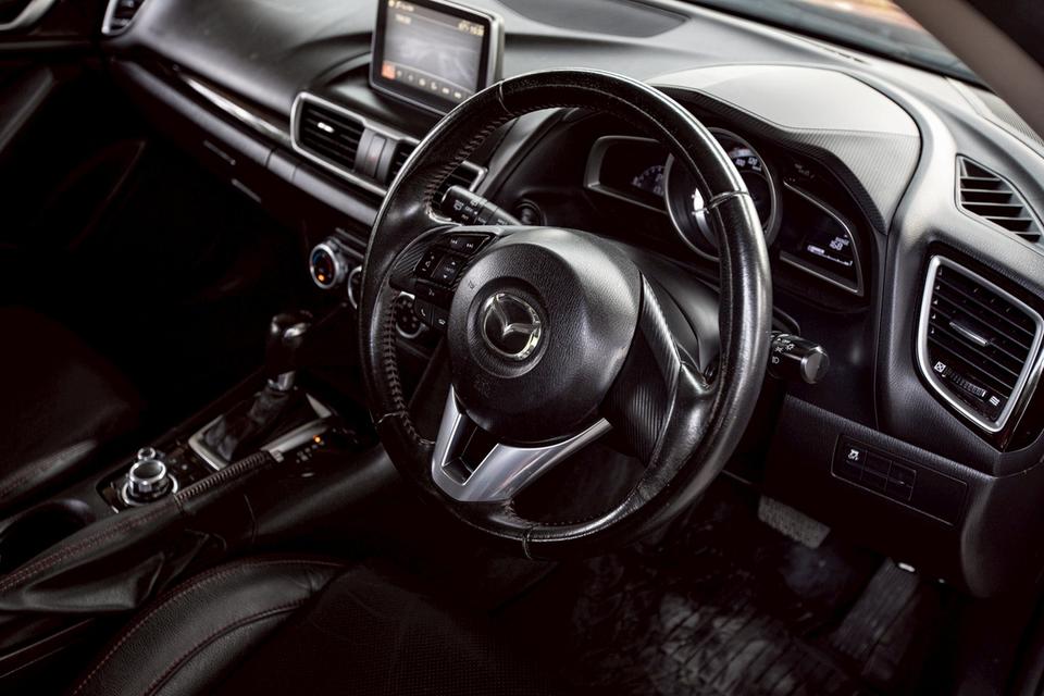 Mazda 3 Skyactiv 2.0C Hatchback ปี 2015 สีแดง 15