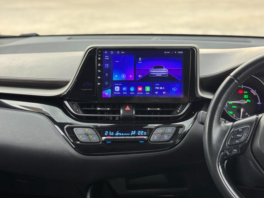 Toyota C-HR Hybrid  Y19 Wagon 4dr HV HI CVT FWD top  1.8 (Hybrid) (MNC). สีดำ ออโต้ 12