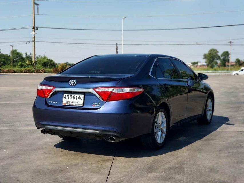 Toyota Camry 3