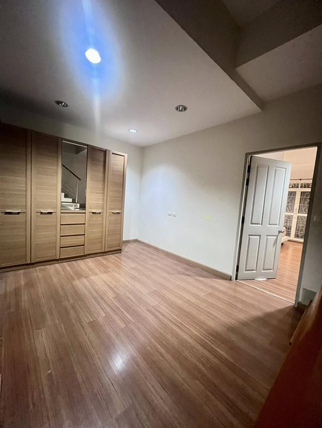 ให้เช่าทาวน์โฮม 3 ชั้น โครงการ บ้านกลางเมือง เออบาเนี่ยน สุขุมวิท 113 (วัดด่านสำโรง) 17