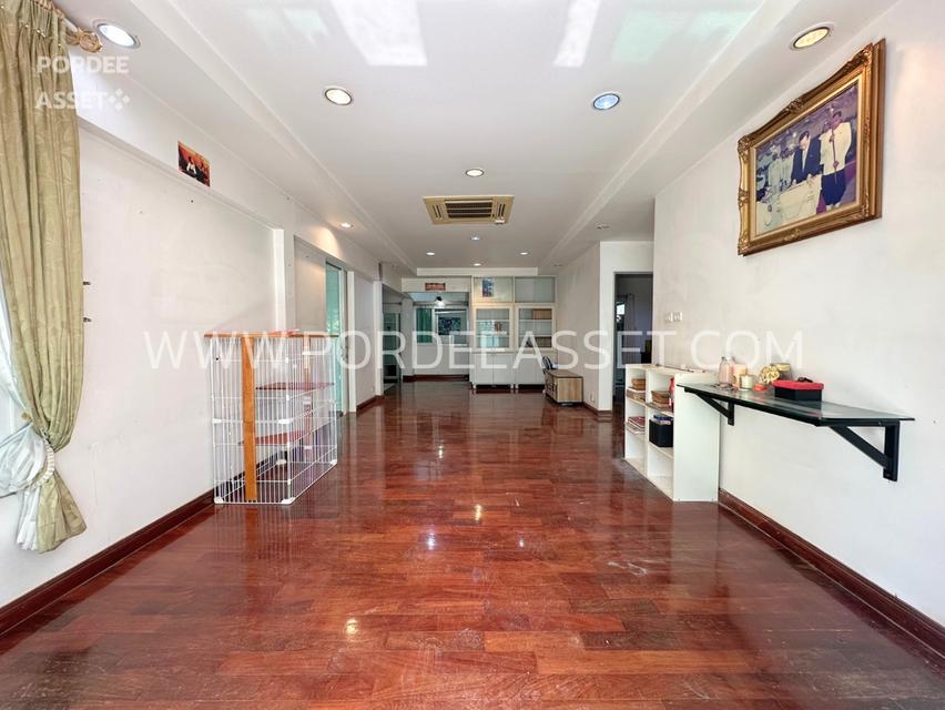 บ้านชั้นเดียว 64 ตร.ว. รัชดานิเวศน์ ประชาราษฎร์บำเพ็ญ24 ใกล้รถไฟฟ้า MRT ห้วยขวาง สุทธิสาร เข้าออกได้หลายทาง รัชดาภิเษก ลาดพร้าว เหม่งจ๋าย เลียบด่วนเอก 5