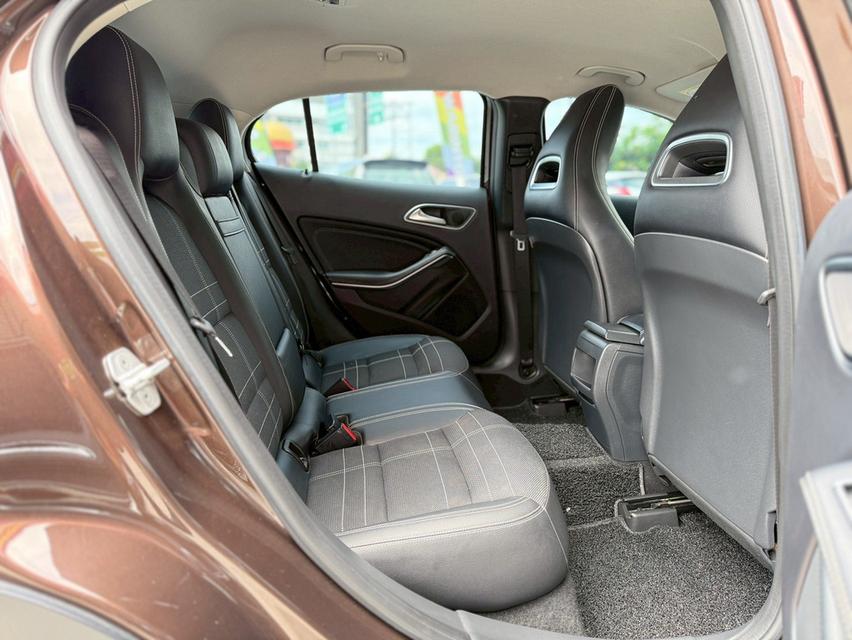 ปี 2014 BENZ GLA-CLASS, 200 โฉม W156ปี14-20 สีน้ำตาล 9