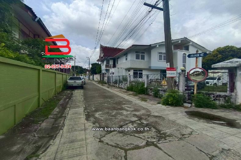 ที่ดินพร้อมบ้าน หมู่บ้านขุนนนท์นิเวศน์ เนื้อที่ 171 ตร.ว (บางขุนนนท์ 31) แขวงบางขุนนนท์ เขตบางกอกน้อย กรุงเทพมหานคร 10