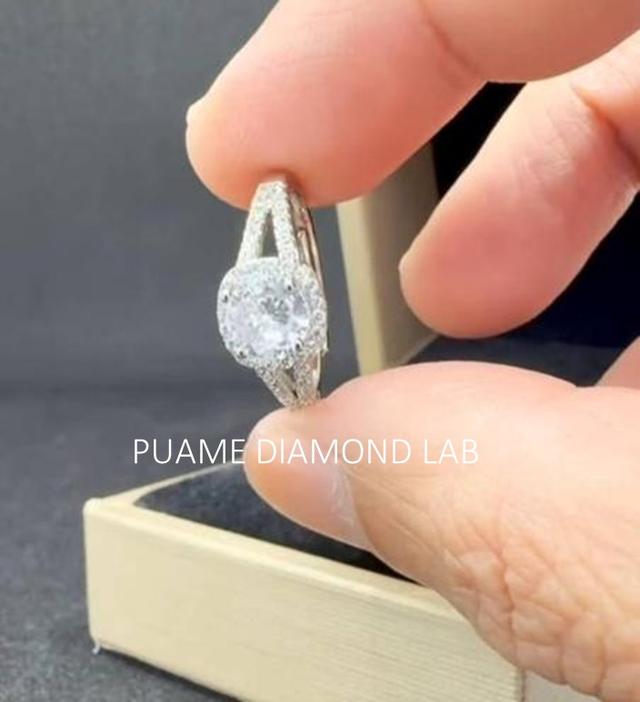 แหวนเพชรประดับด้วยเพชรแท้ธรรมชาติ น้ำงาม เปล่งประกายสะท้อนความมั่นใจในทุกโอกาสที่ปุอามี่ Diamond Lap Rama2 (095-8894732)