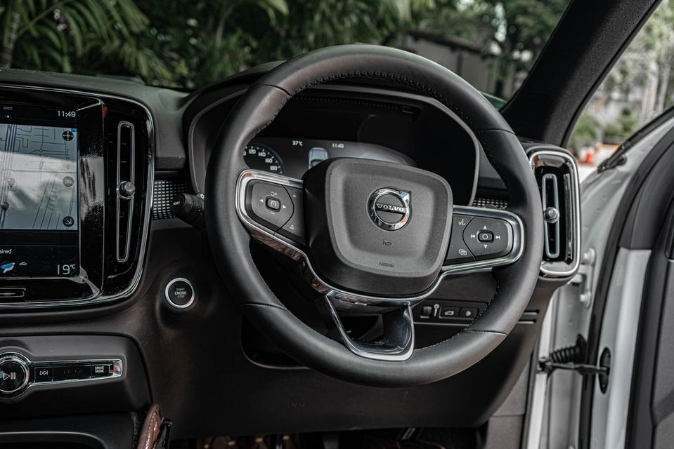 Volvo XC40 T5 Recharge R-Design 2022 สีขาว รูปที่ 20