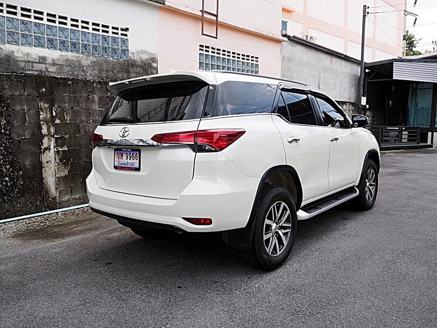 TOYOTA FORTUNER 2.4 V  ปี2019 7