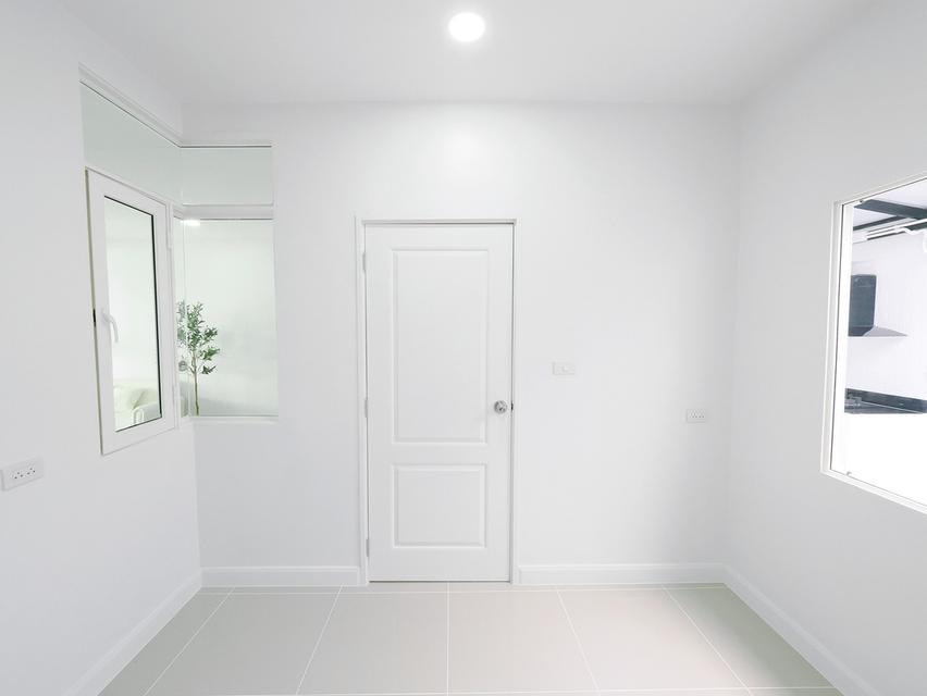 ขายทาวน์เฮ้าส์ 2 ชั้น ม.โกลเด้นทาวน์ โครงการ2 พระราม2-พันท้ายนรสิงห์ ขนาด 19.2 ตร.ว. 4 ห้องนอน 2 ห้องน้ำ ขาย 1.99ล้าน 6