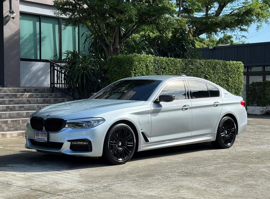2020 BMW 530e SPORTLINE รถมือเดียว วิ่งน้อยเพียง 8X,XXX กม เข้าศูนย์ทุกระยะ รถไม่เคยมีอุบัติเหตุครับ 4