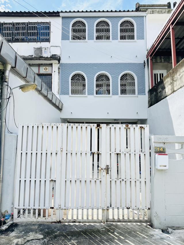 ทาวน์เฮ้าส์ 3 ชั้น สุขุมวิท 62 แยก 1 ใกล้ทางด่วน ใกล้ BTS บางจาก 1