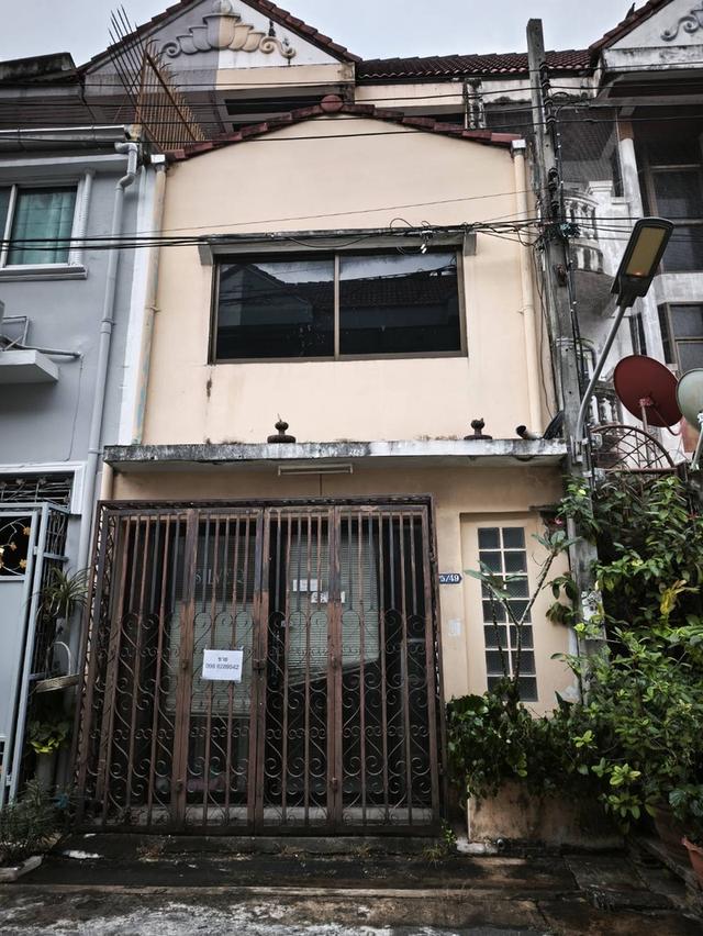 ทาวน์เฮาส์หมู่บ้านสุขสบาย 2