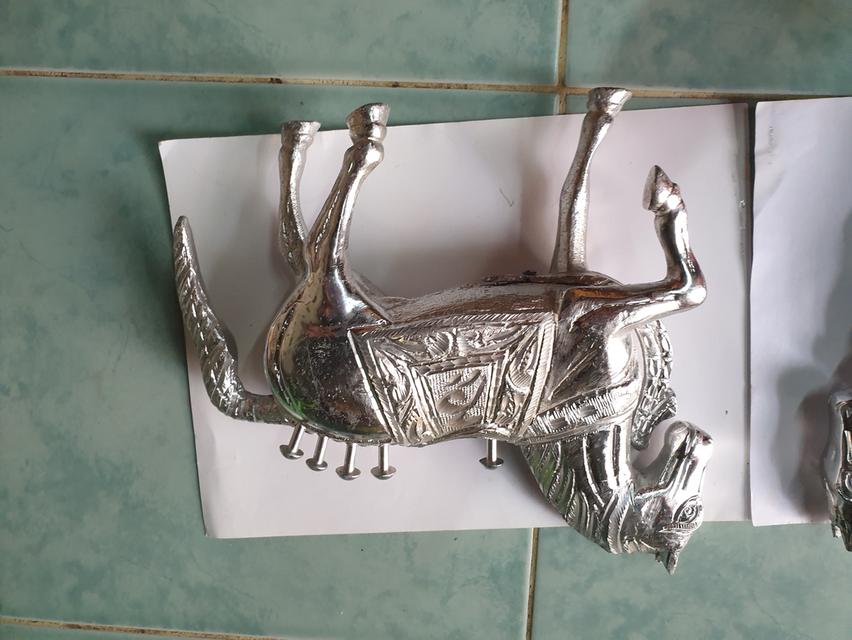 รูปปั้นม้าประดับงานศิลป รูปที่ 6