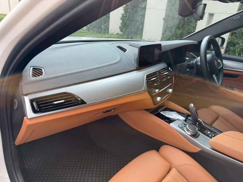 BMW 520d Msport ปี20 13