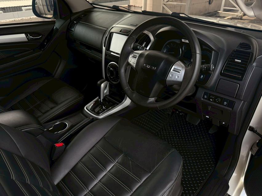 ISUZU MU-X The Iconic DVD Navi 1.9L DDi BluePower Turbo 10
