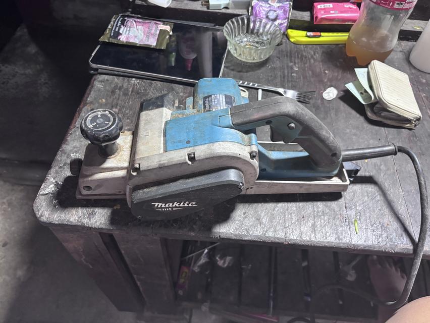 กบไสไม้ไฟฟ้า Makita M1100 รูปที่ 3