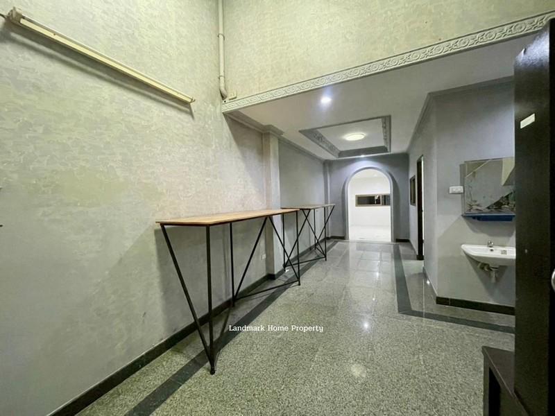 LM25-0163 ขาย/ให้เช่า ทาวน์เฮ้าส์ 3 ชั้น ลาดพร้าว 101 เนื้อที่ 41.3 ตรว 6 นอน 6 น้ำ 1 จอด ใกล้ เดอะมอลล์ บางกะปิ 4