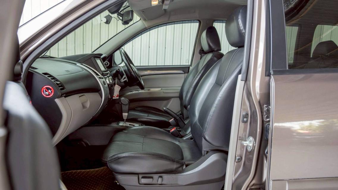 MITSUBISHI PAJERO SPORT 2.5 GT เกียร์AT ปี 2013 สีขาว โฉม ปี08-15 รูปที่ 11