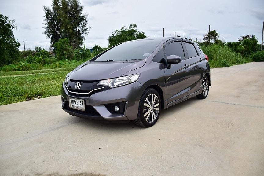 ขับสนุกวัยรุ่นชอบ / ฟรีดาวน์ HONDA JAZZ 1.5SV โฉมGK สีเทากัล /ออโต้ จอทัสกรีน เบาะหนังแท้ ครูสคอลโทล พุตสต๊าท /ประหยัดน้ำมัน /กล้องหลัง โทร0957401220 17
