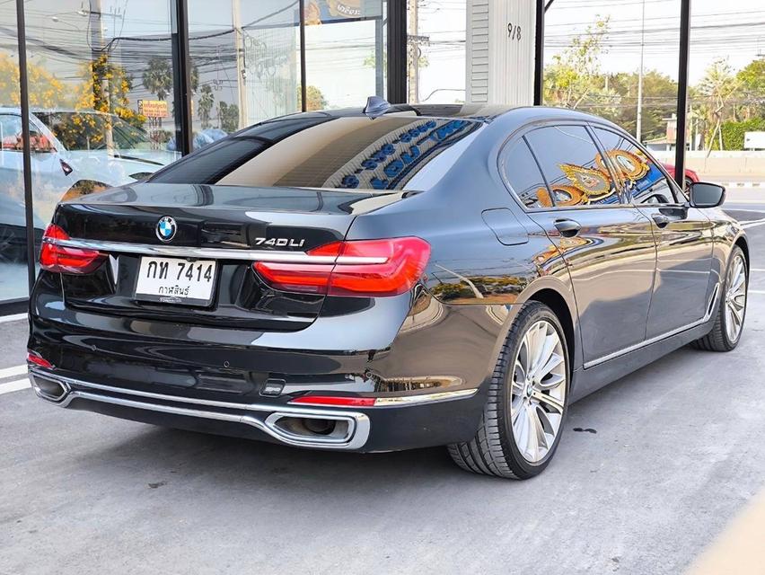 รหัสรถ KPV7414 2017 BMW 740li Limousine สีดำ 14