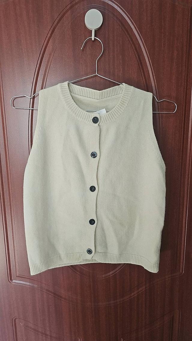 เสื้อกั๊กไหมพรมมือสอง