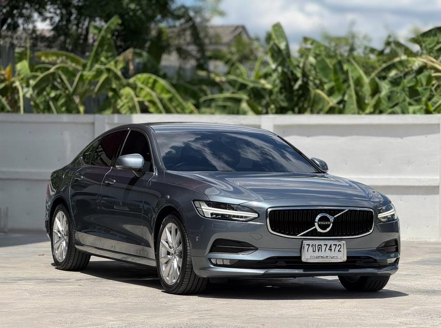 VOLVO S90, 2.0 D4 MOMENTUM โฉม ปี16-ปัจจุบัน สีเทา เครื่องยนต์ดีเซล มือเดียวออกห้าง ปี2017👉ไมล์แท้ 146,323 กม. ✅️✅ รๅคๅ 668,000 บาท✅✅ ผ่อน 12,xxx บาท