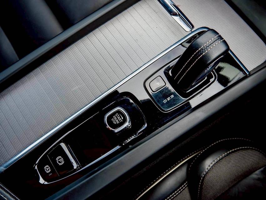 รหัสรถ PR3286 Volvo XC60 Recharge T8 AWD R-Design Top Fulloption Minorchange  16