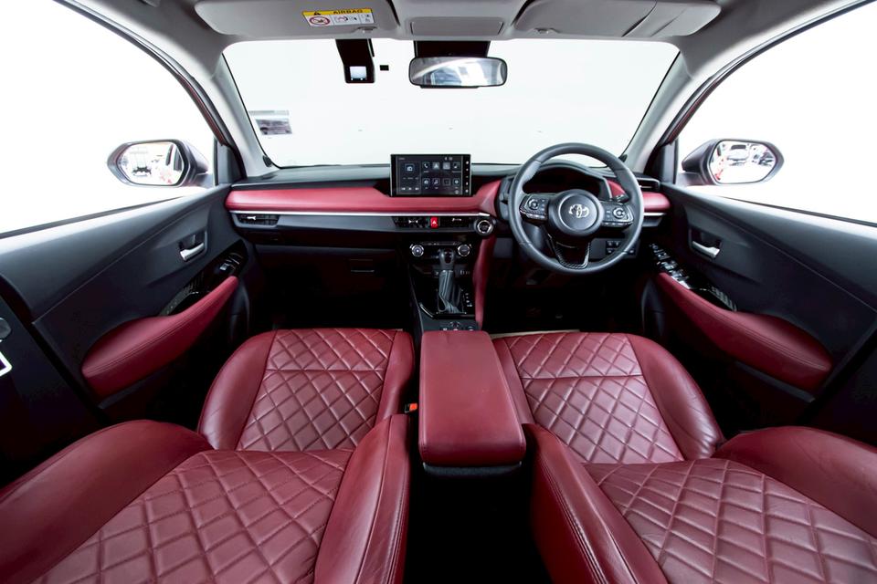 TOYOTA YARIS ATIV 1.2 PREMIUM LUXURY 2023  9